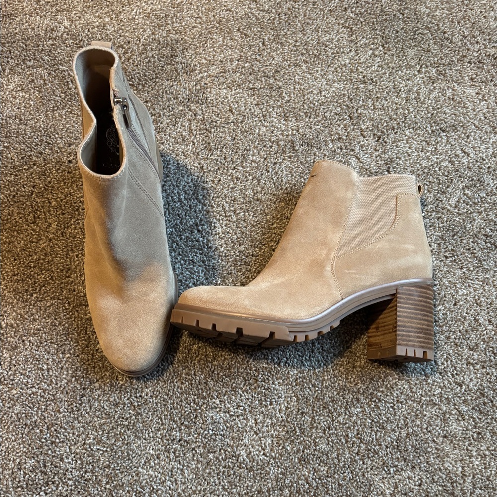 Vince Camuto chunky heel boots - Picture 2 of 10